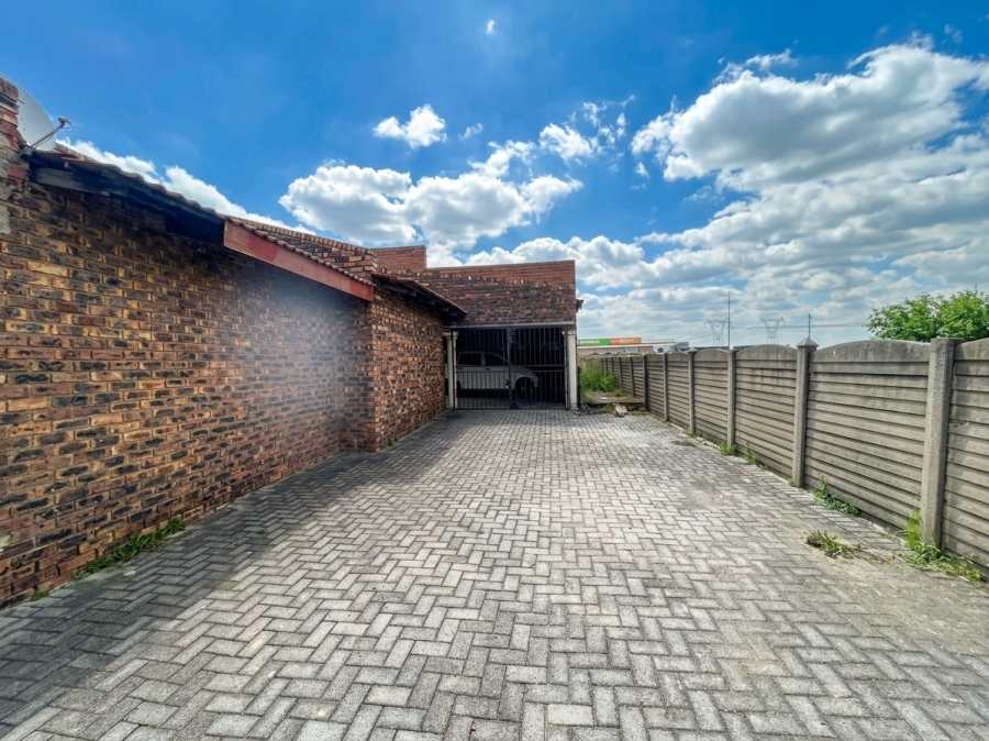 To Let 3 Bedroom Property for Rent in Bedworth Park Gauteng