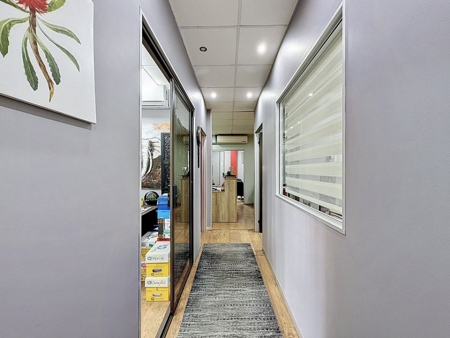 To Let Commercial Property for Rent in Garsfontein Gauteng