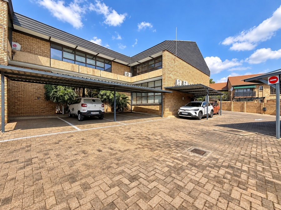 To Let Commercial Property for Rent in Garsfontein Gauteng