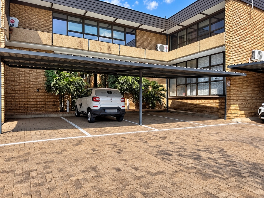 To Let Commercial Property for Rent in Garsfontein Gauteng
