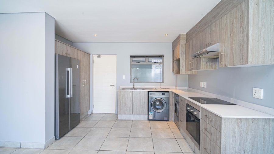 To Let 3 Bedroom Property for Rent in Broadacres Gauteng