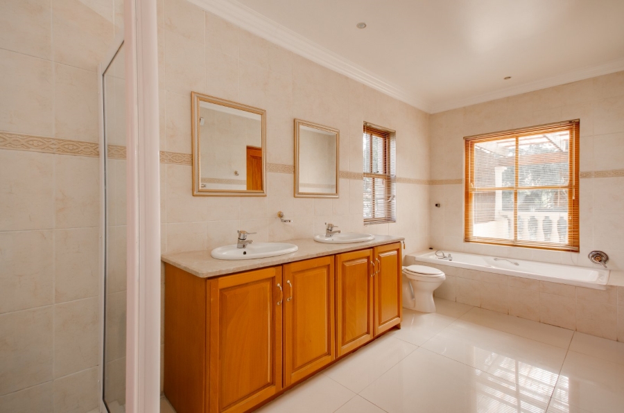 4 Bedroom Property for Sale in Dainfern Golf Estate Gauteng