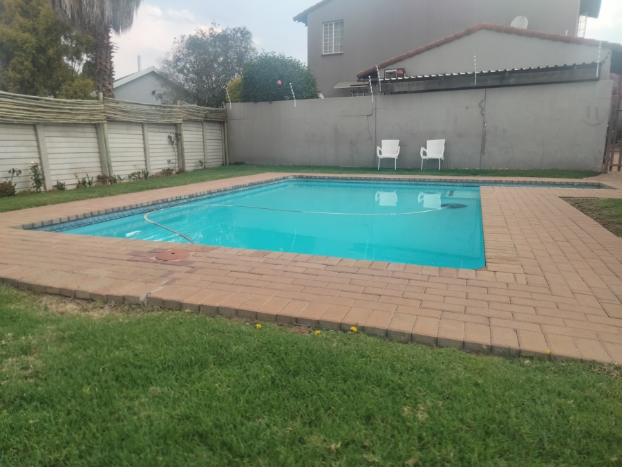 2 Bedroom Property for Sale in Sundowner Gauteng