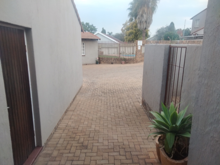 2 Bedroom Property for Sale in Sundowner Gauteng