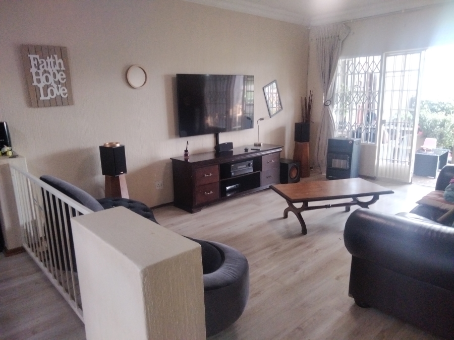 2 Bedroom Property for Sale in Sundowner Gauteng