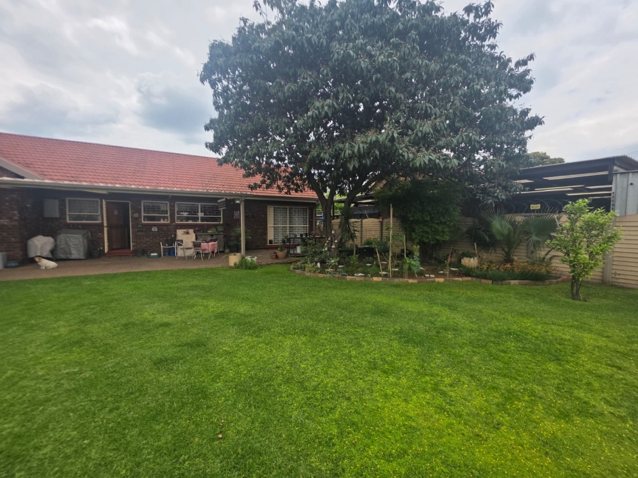 4 Bedroom Property for Sale in Vanderbijlpark Sw 2 Gauteng