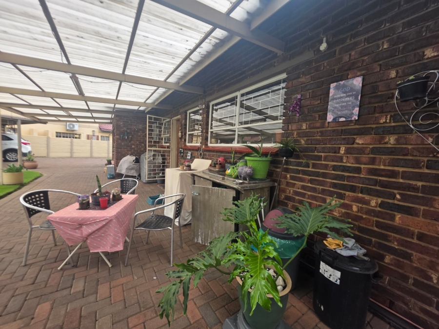 4 Bedroom Property for Sale in Vanderbijlpark Sw 2 Gauteng