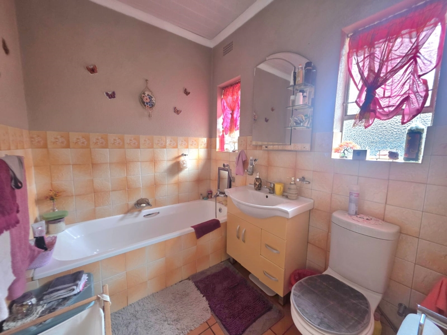 4 Bedroom Property for Sale in Vanderbijlpark Sw 2 Gauteng