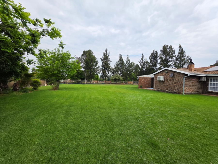 3 Bedroom Property for Sale in Kookrus Gauteng