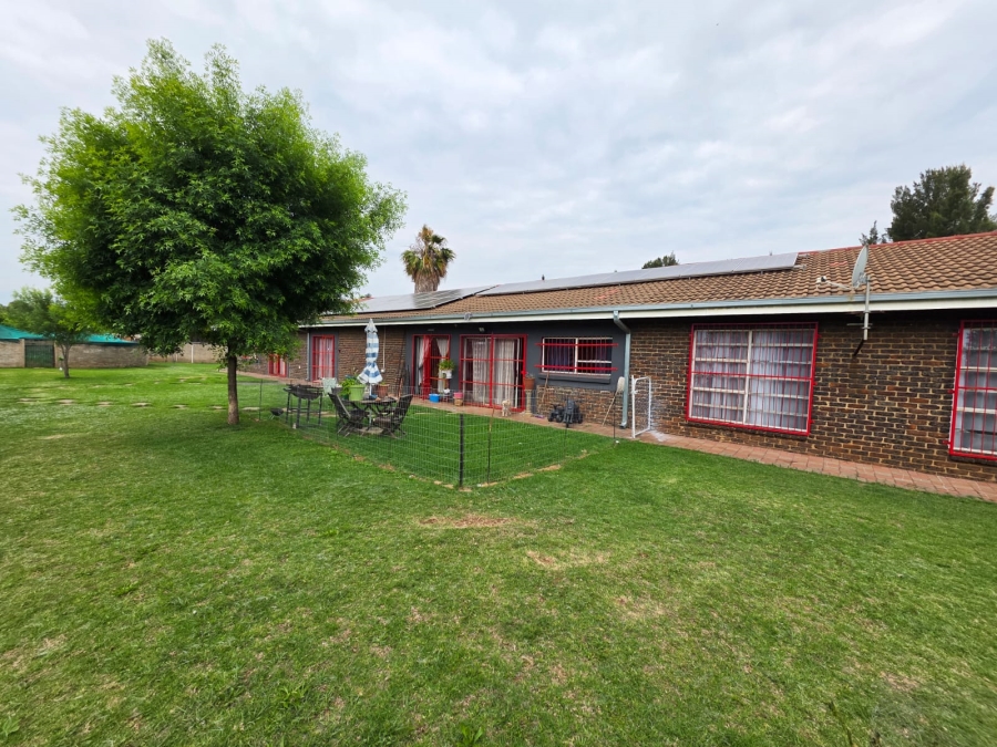3 Bedroom Property for Sale in Kookrus Gauteng