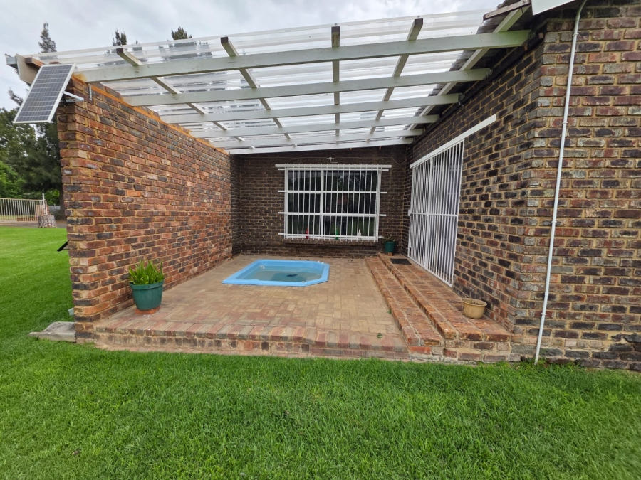 3 Bedroom Property for Sale in Kookrus Gauteng