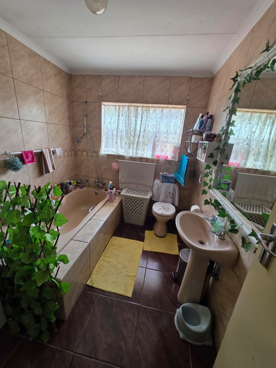 3 Bedroom Property for Sale in Kookrus Gauteng
