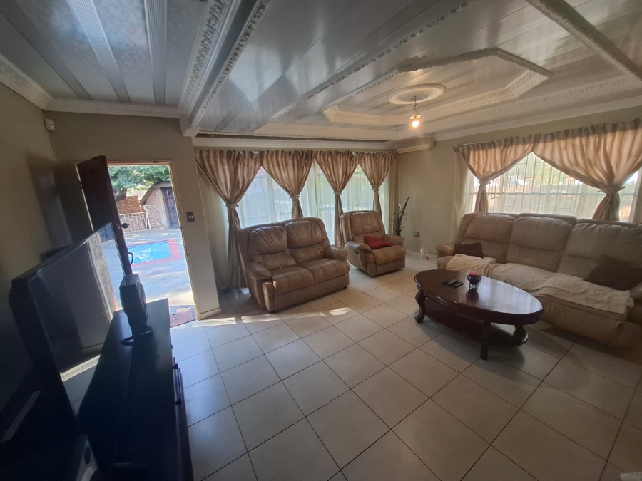 5 Bedroom Property for Sale in Amandasig Gauteng