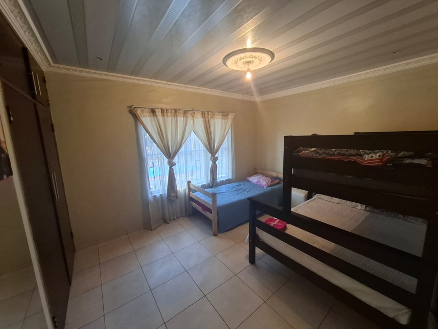 5 Bedroom Property for Sale in Amandasig Gauteng