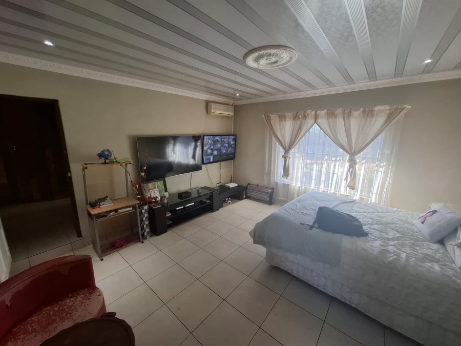 5 Bedroom Property for Sale in Amandasig Gauteng