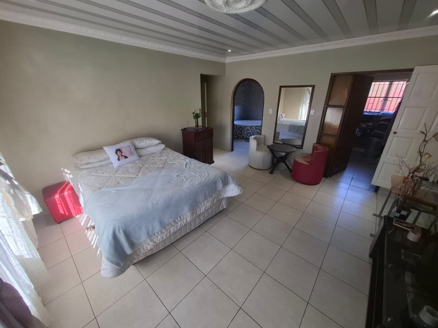 5 Bedroom Property for Sale in Amandasig Gauteng