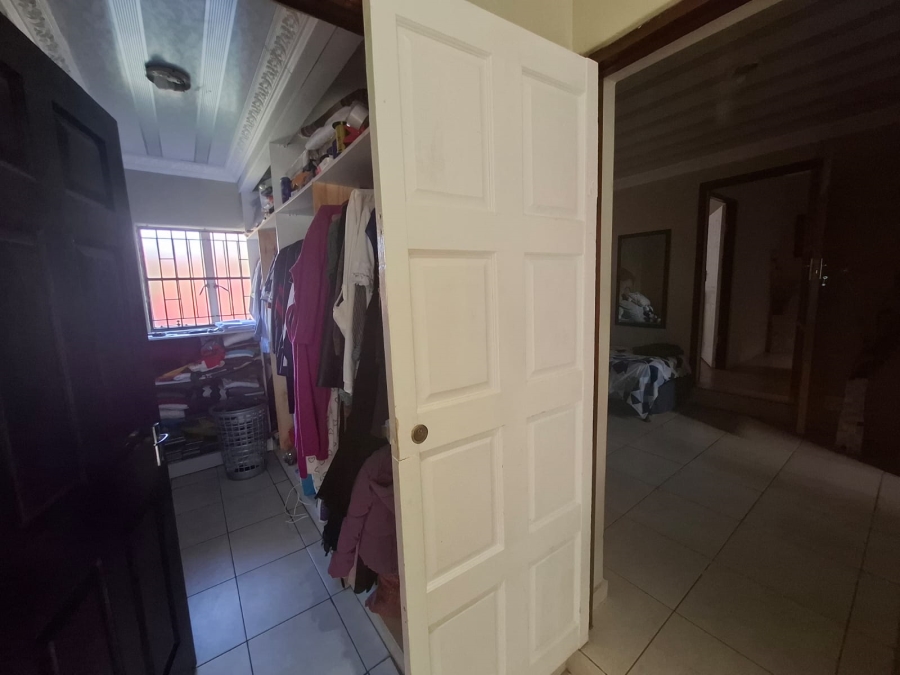5 Bedroom Property for Sale in Amandasig Gauteng