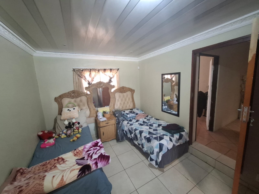 5 Bedroom Property for Sale in Amandasig Gauteng