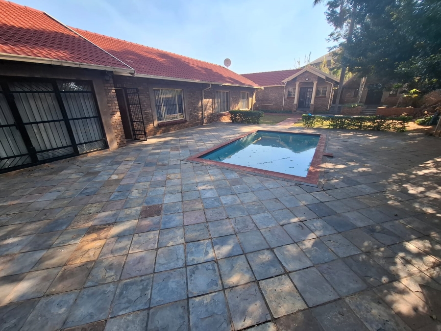 5 Bedroom Property for Sale in Amandasig Gauteng