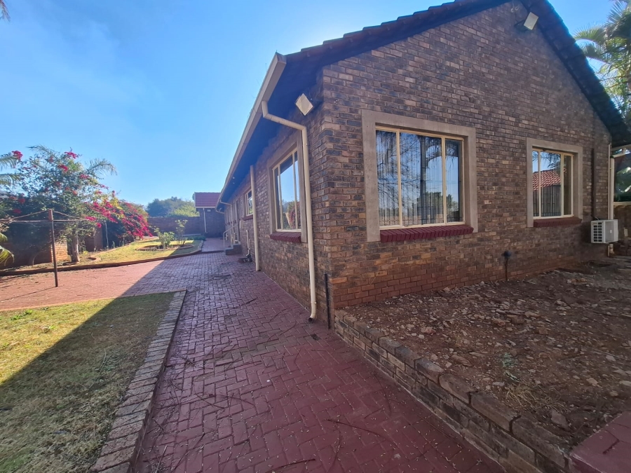 5 Bedroom Property for Sale in Amandasig Gauteng