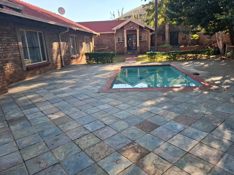 5 Bedroom Property for Sale in Amandasig Gauteng
