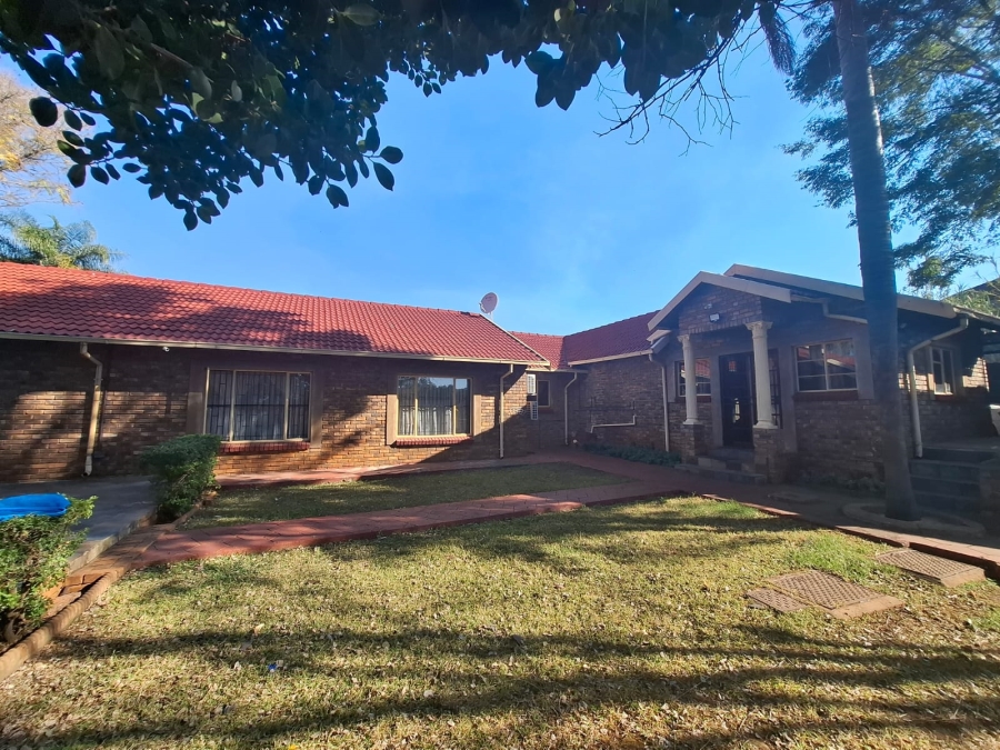5 Bedroom Property for Sale in Amandasig Gauteng