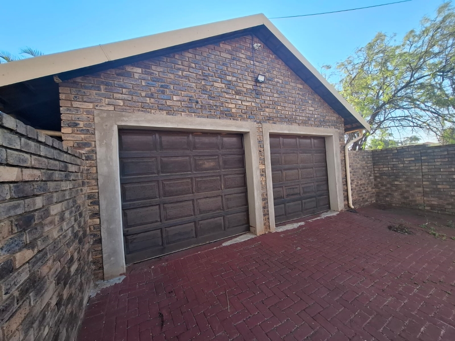 5 Bedroom Property for Sale in Amandasig Gauteng