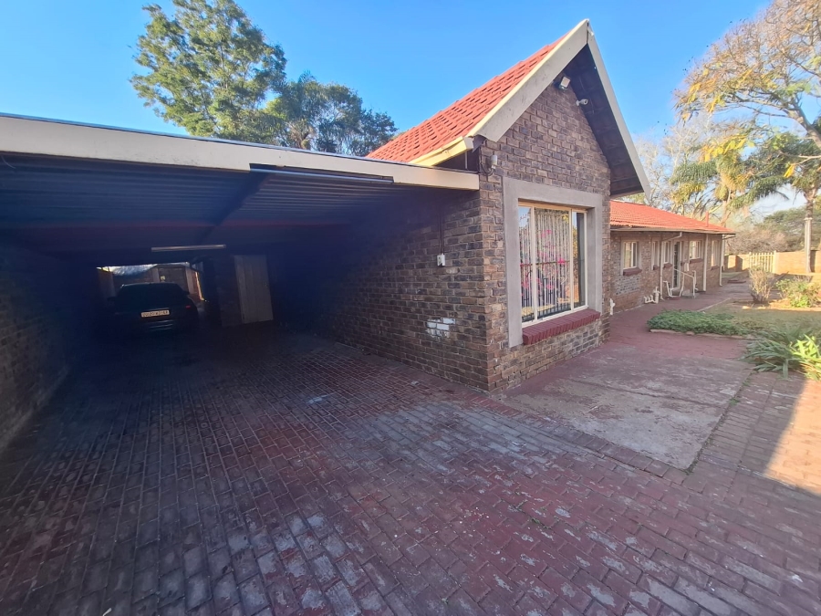 5 Bedroom Property for Sale in Amandasig Gauteng