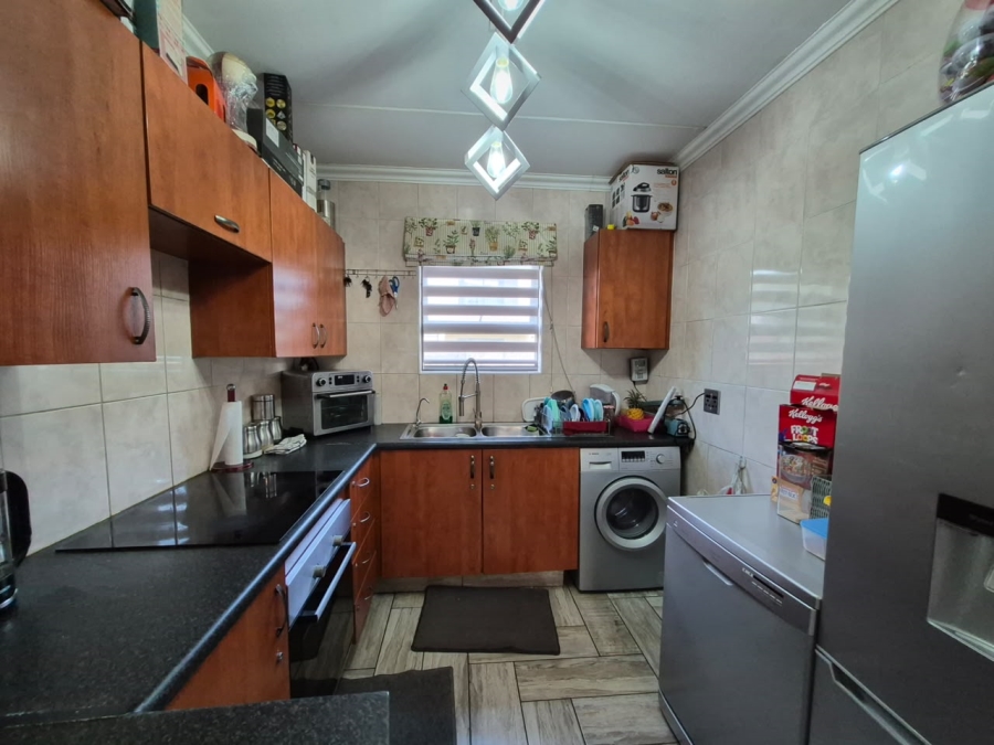 2 Bedroom Property for Sale in Parkrand Gauteng