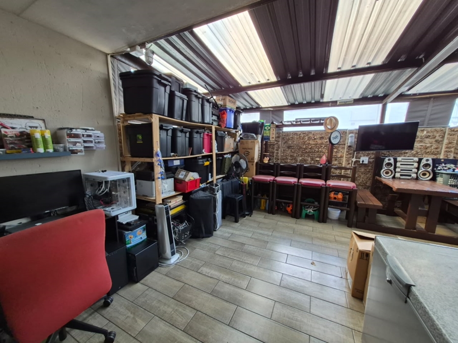 2 Bedroom Property for Sale in Parkrand Gauteng