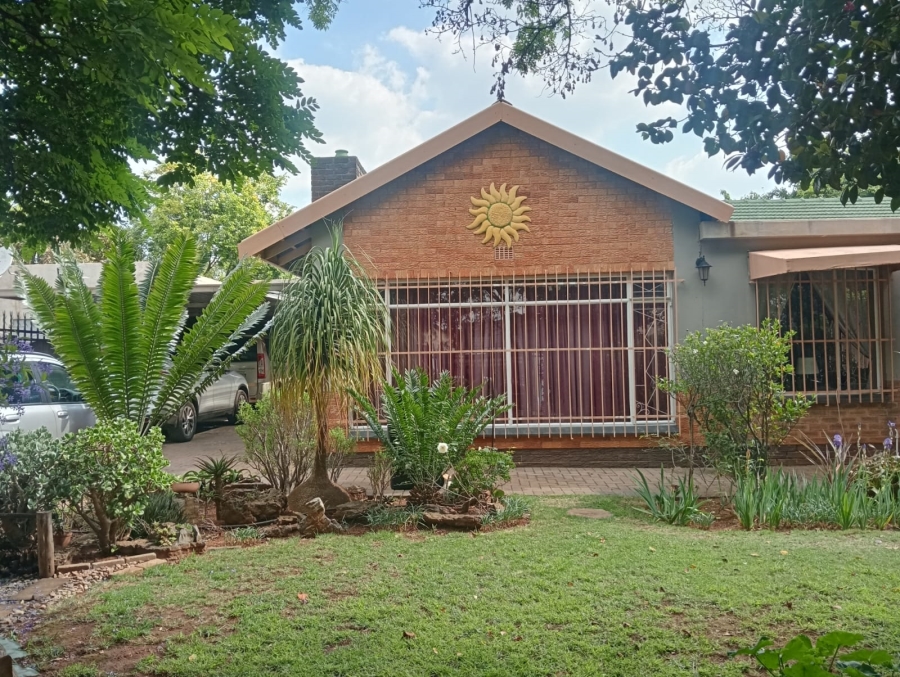 5 Bedroom Property for Sale in Birchleigh Gauteng