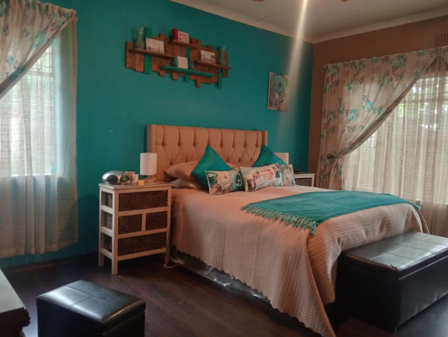 5 Bedroom Property for Sale in Birchleigh Gauteng