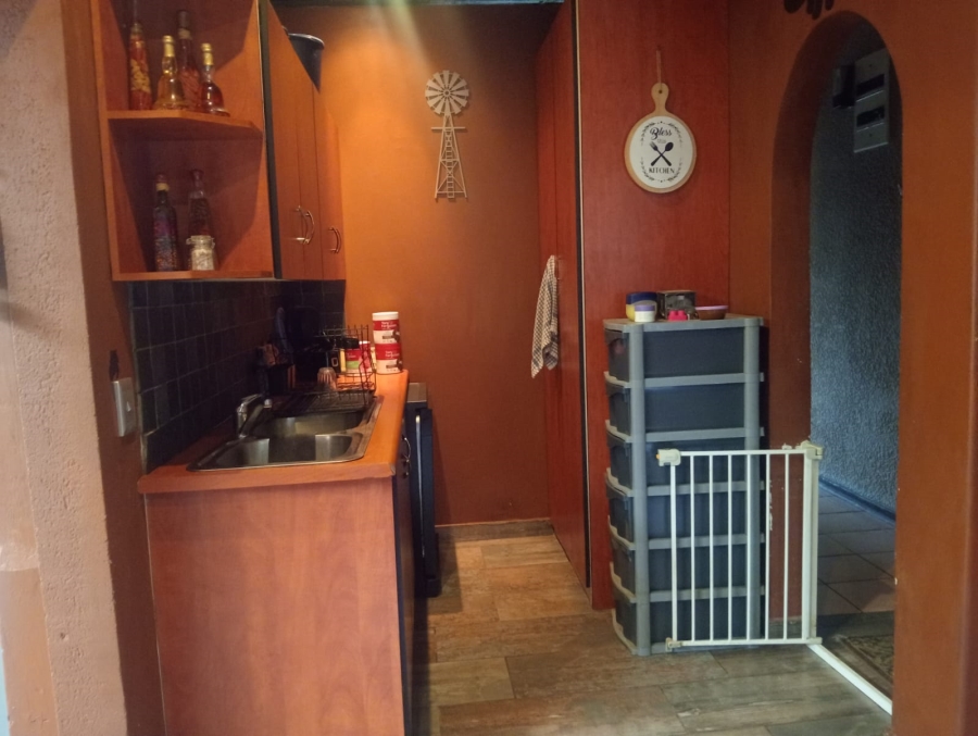 5 Bedroom Property for Sale in Birchleigh Gauteng