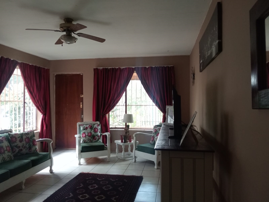 5 Bedroom Property for Sale in Birchleigh Gauteng