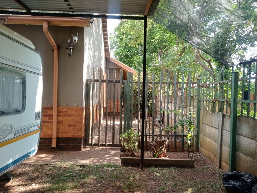 5 Bedroom Property for Sale in Birchleigh Gauteng