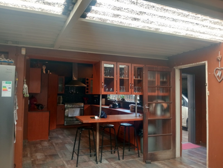 5 Bedroom Property for Sale in Birchleigh Gauteng
