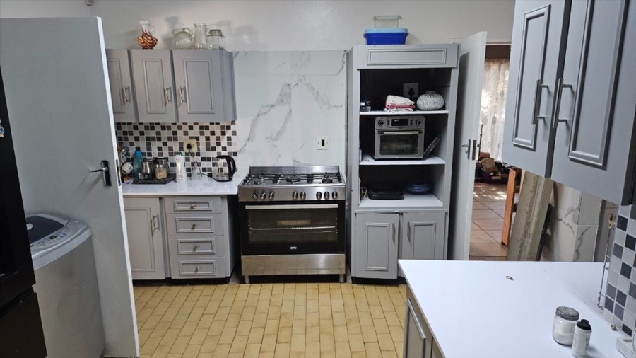 4 Bedroom Property for Sale in Birchleigh North Gauteng