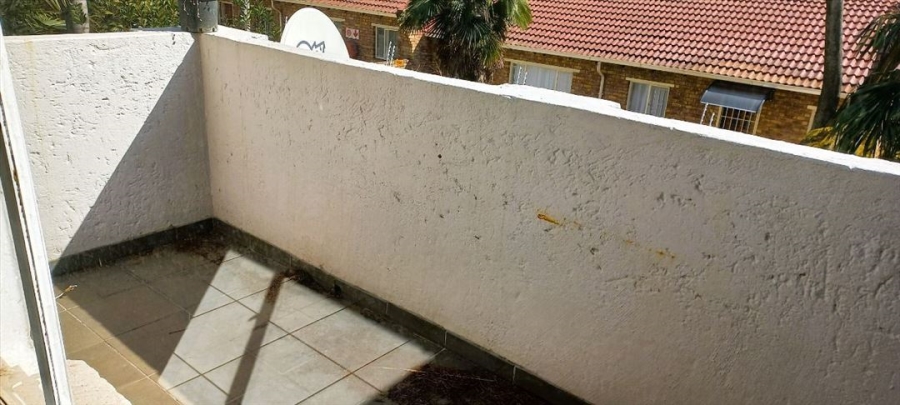 2 Bedroom Property for Sale in Glen Marais Gauteng