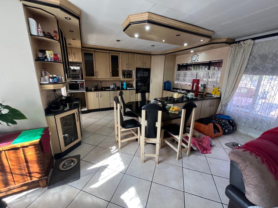 4 Bedroom Property for Sale in Brackendowns Gauteng