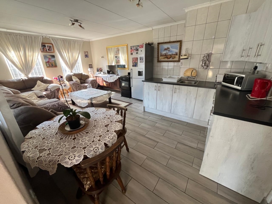 4 Bedroom Property for Sale in Brackendowns Gauteng