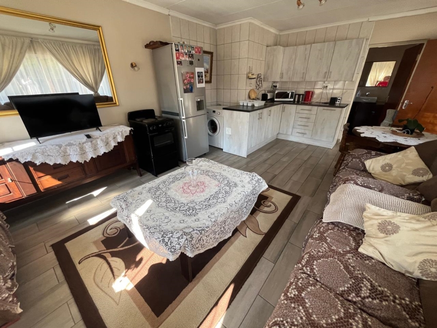 4 Bedroom Property for Sale in Brackendowns Gauteng