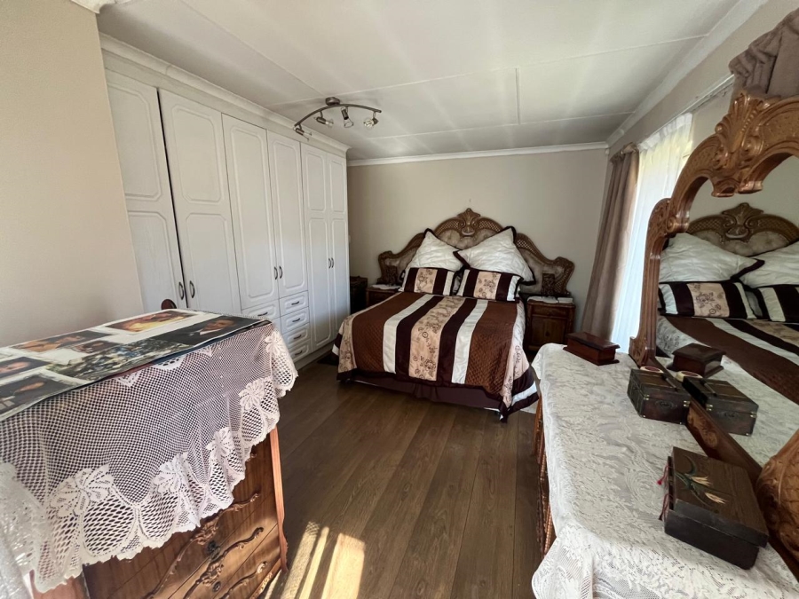 4 Bedroom Property for Sale in Brackendowns Gauteng