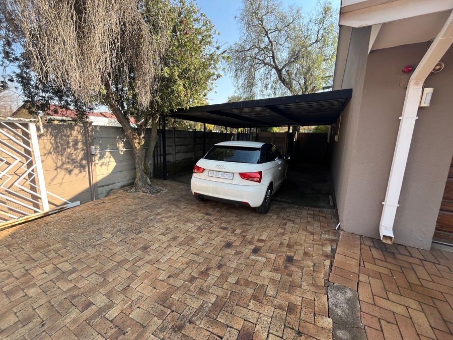 4 Bedroom Property for Sale in Brackendowns Gauteng