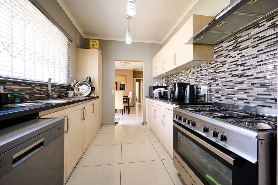 3 Bedroom Property for Sale in Noordwyk Gauteng