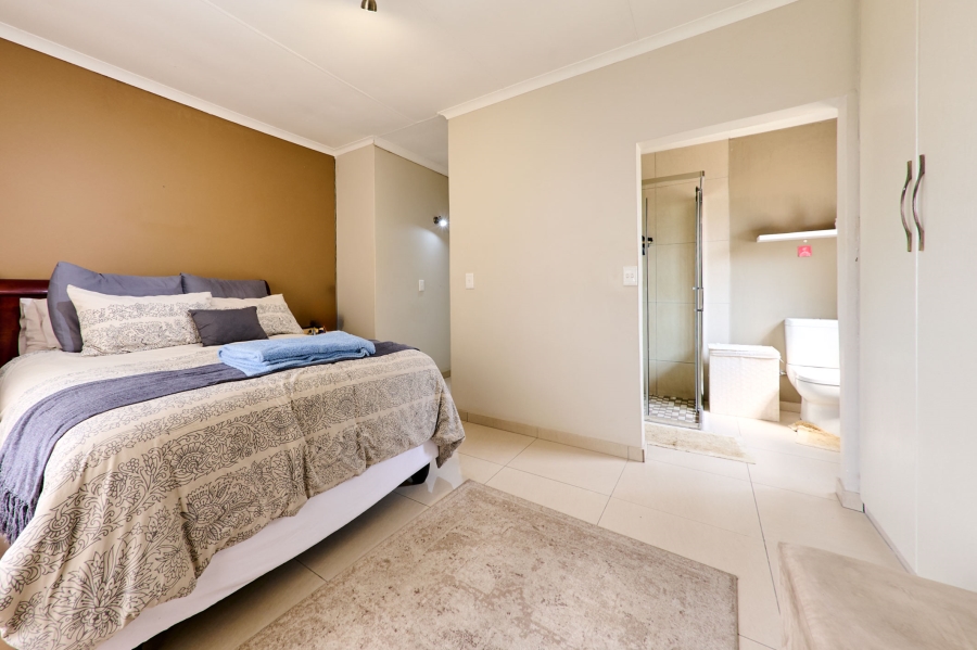 3 Bedroom Property for Sale in Noordwyk Gauteng