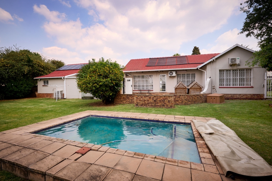 3 Bedroom Property for Sale in Noordwyk Gauteng