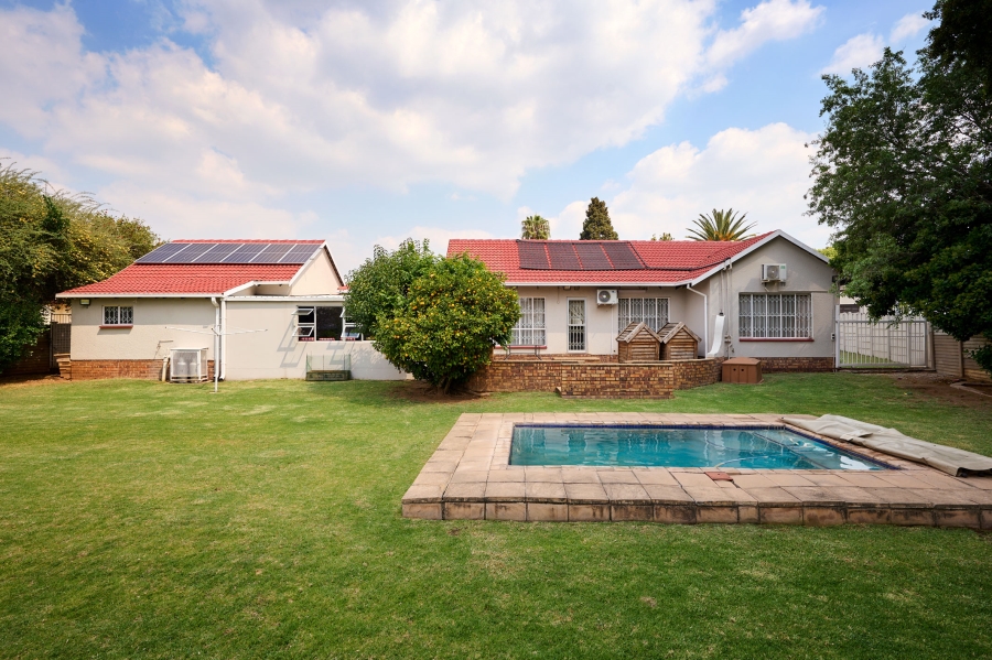 3 Bedroom Property for Sale in Noordwyk Gauteng