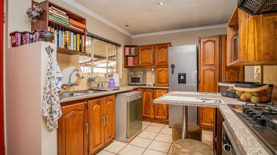 3 Bedroom Property for Sale in Garsfontein Gauteng