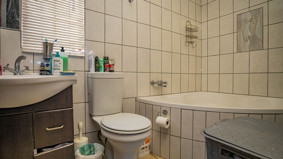 3 Bedroom Property for Sale in Garsfontein Gauteng