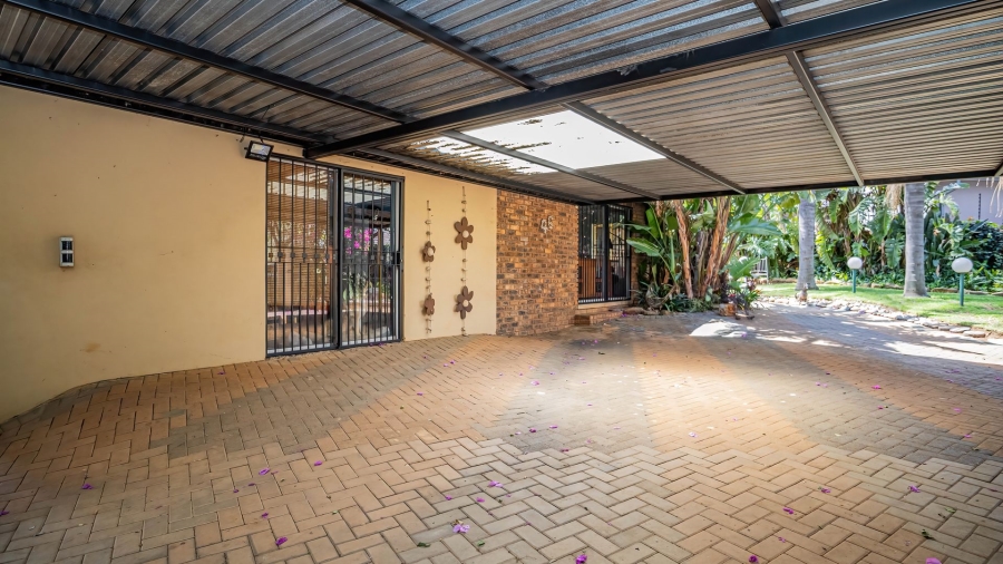 3 Bedroom Property for Sale in Garsfontein Gauteng